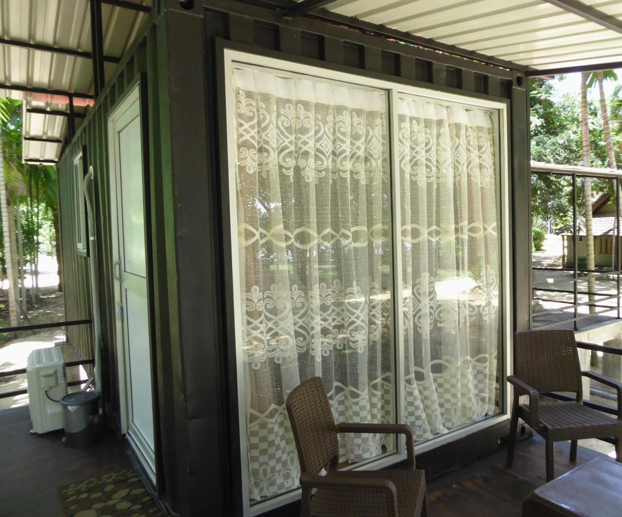Riviera Resort Batticaloa Bilik gambar
