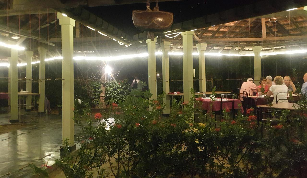 Riviera Resort Batticaloa Luaran gambar