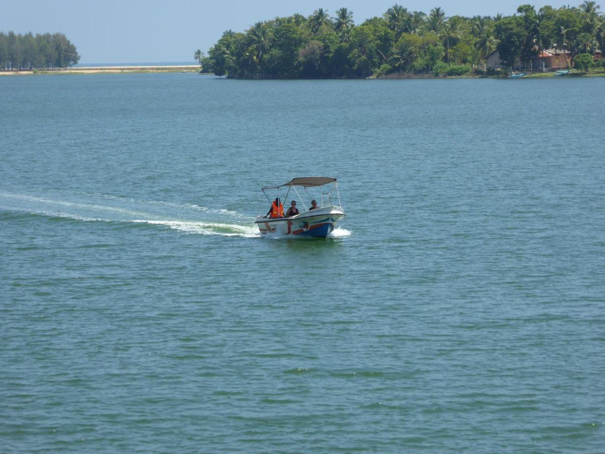 Riviera Resort Batticaloa Luaran gambar